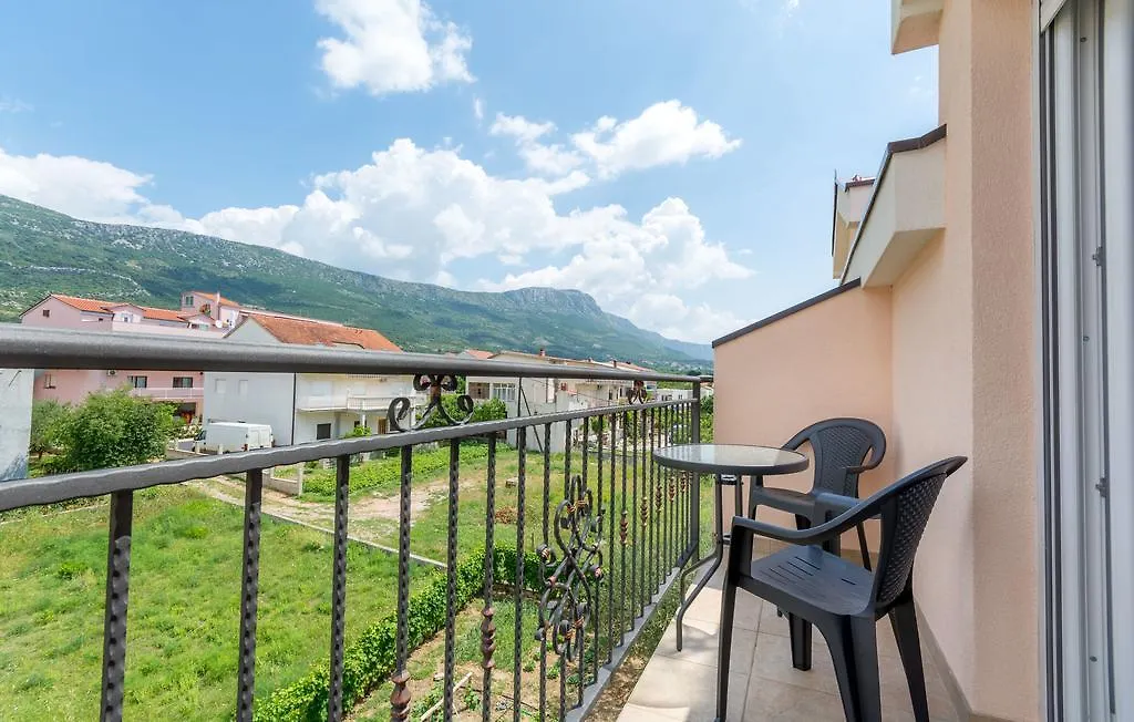 Villa Apartments Kordic Kaštela 克罗地亚